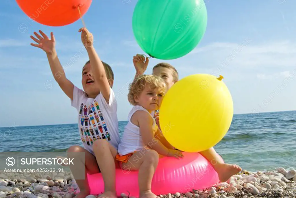 Children beach balloons