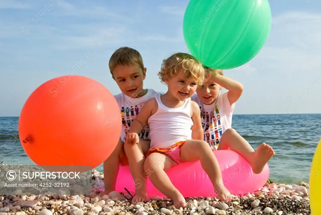 Children beach balloons