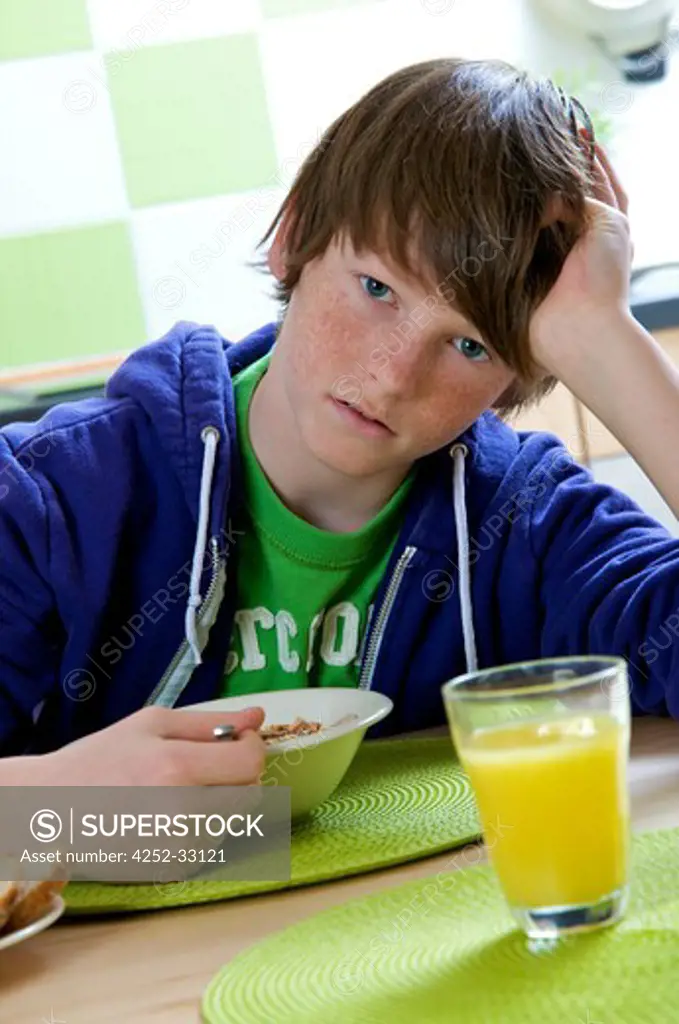 Little boy breakfast refusal