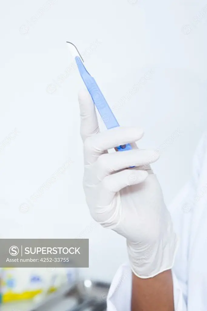 Hand scalpel