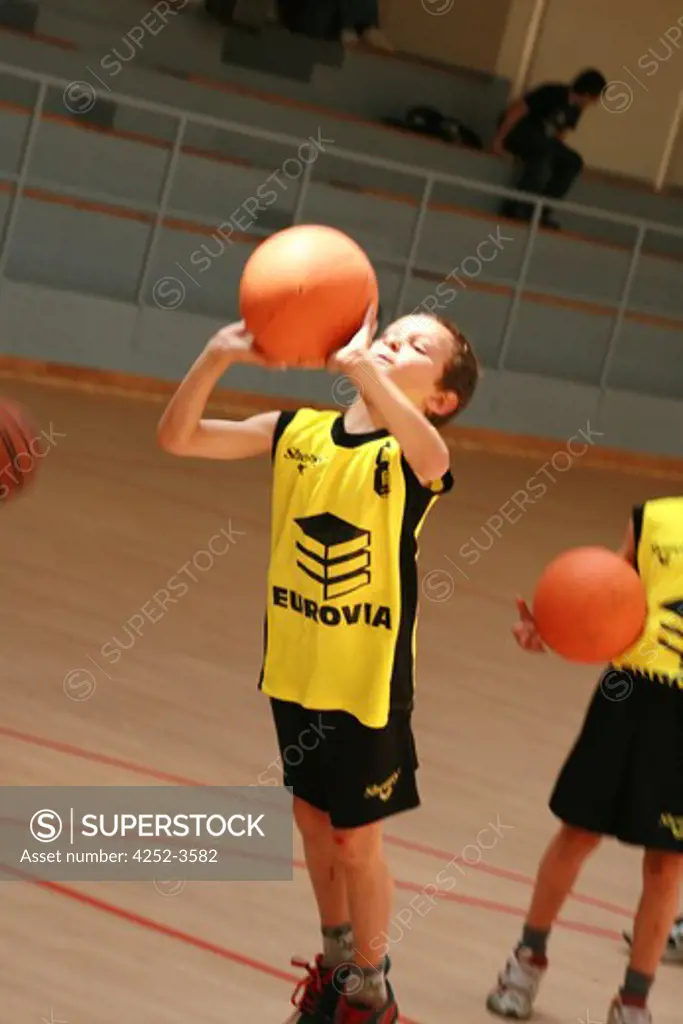 Children basketball