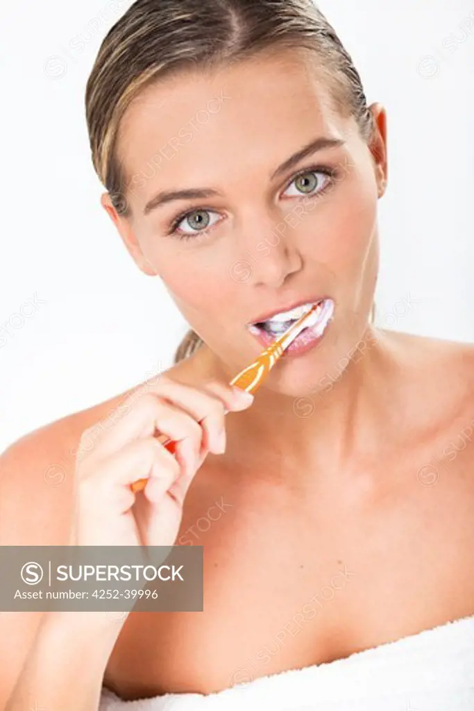 Woman dental hygiene
