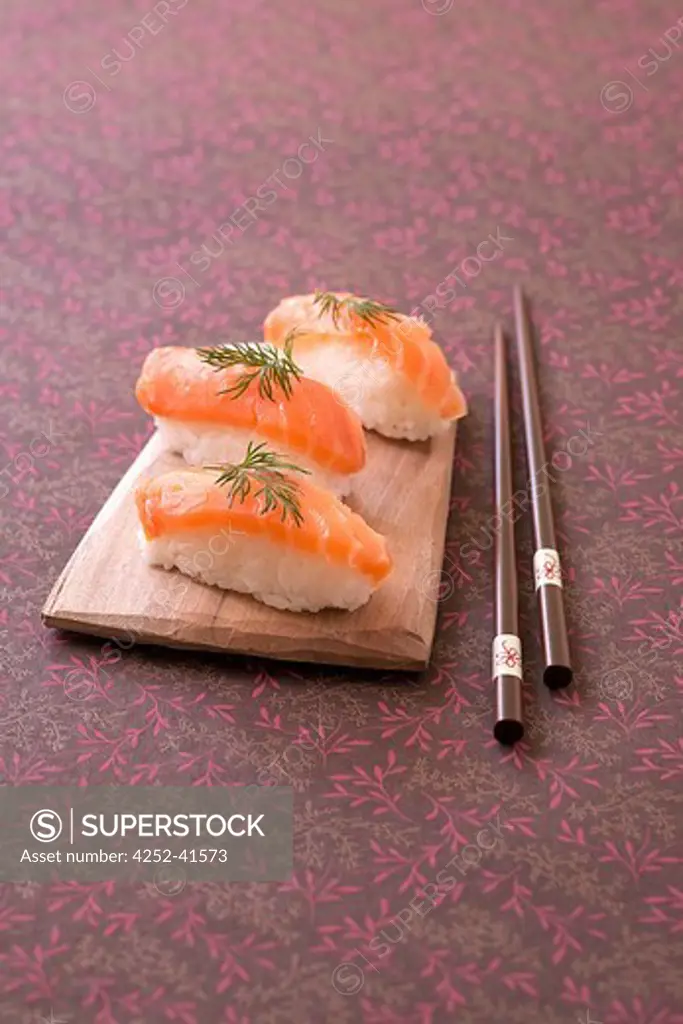 Smoked salmon sushis
