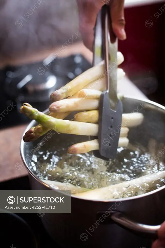 Asparagus preparation, cooking