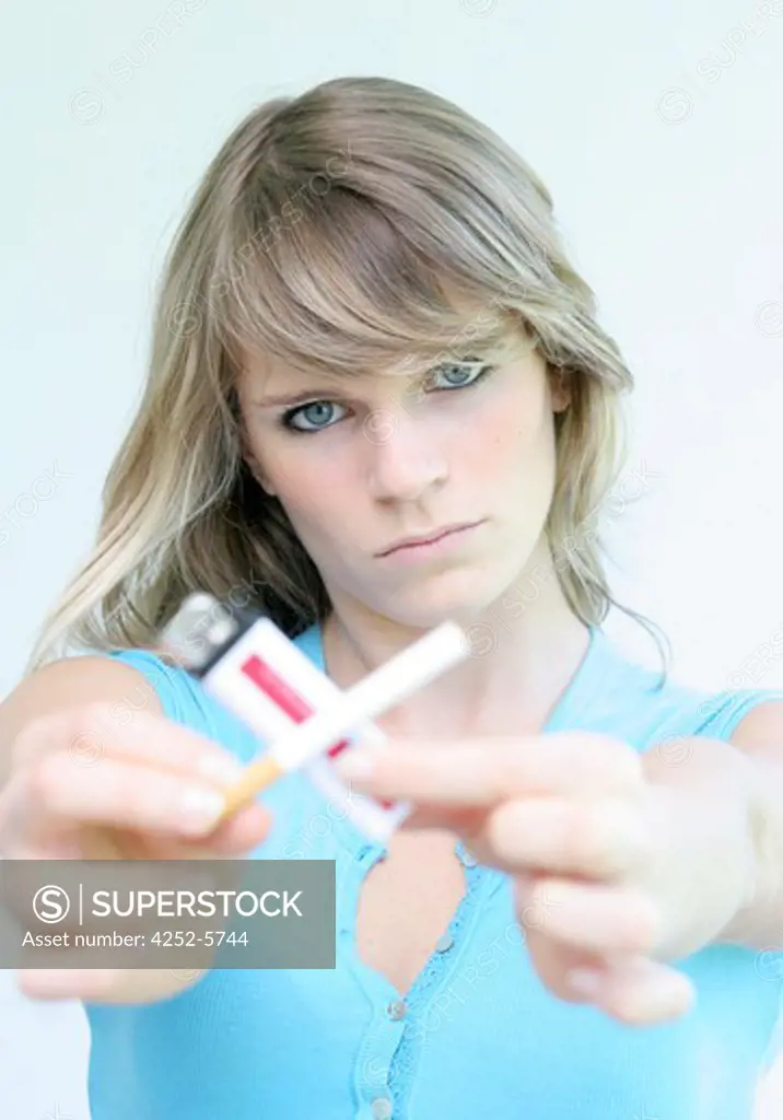 Woman stop cigaret