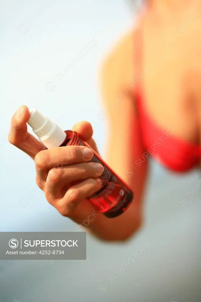 Woman sunscreen oil