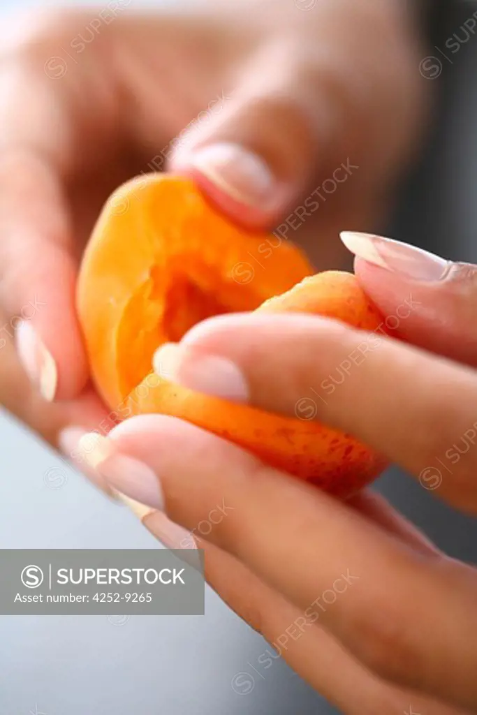 Hands apricot