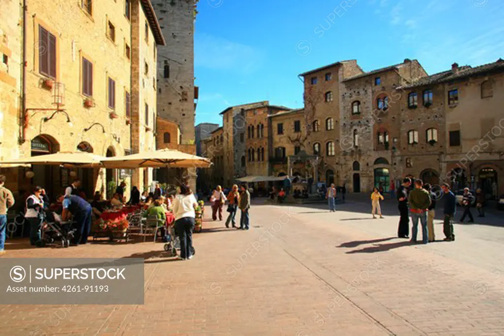Cisterna square, San Gimignano, Tuscany, Italy