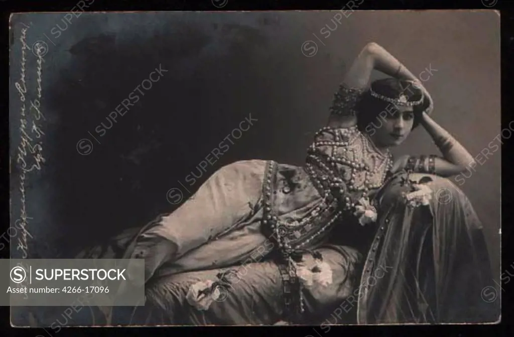 Ballet dancer Vera Karalli by Fischer, Karl August (1859-after 1923)/Private Collection/1900s/Phototypie/Opera, Ballet, Theatre