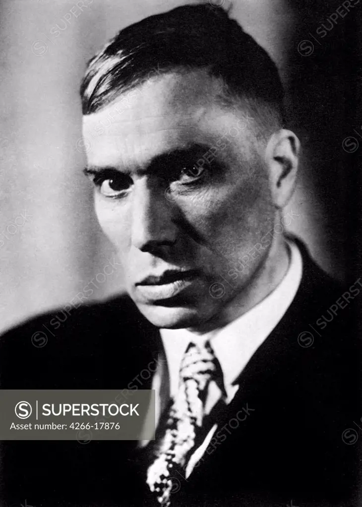 Portrait of the poet and writer Boris Pasternak (1890-1960) by Nappelbaum, Moisei Solomonovich (1869-1958)/Russian State Archive of Literature and Art, Moscow/1934/Photograph/Russia/Portrait