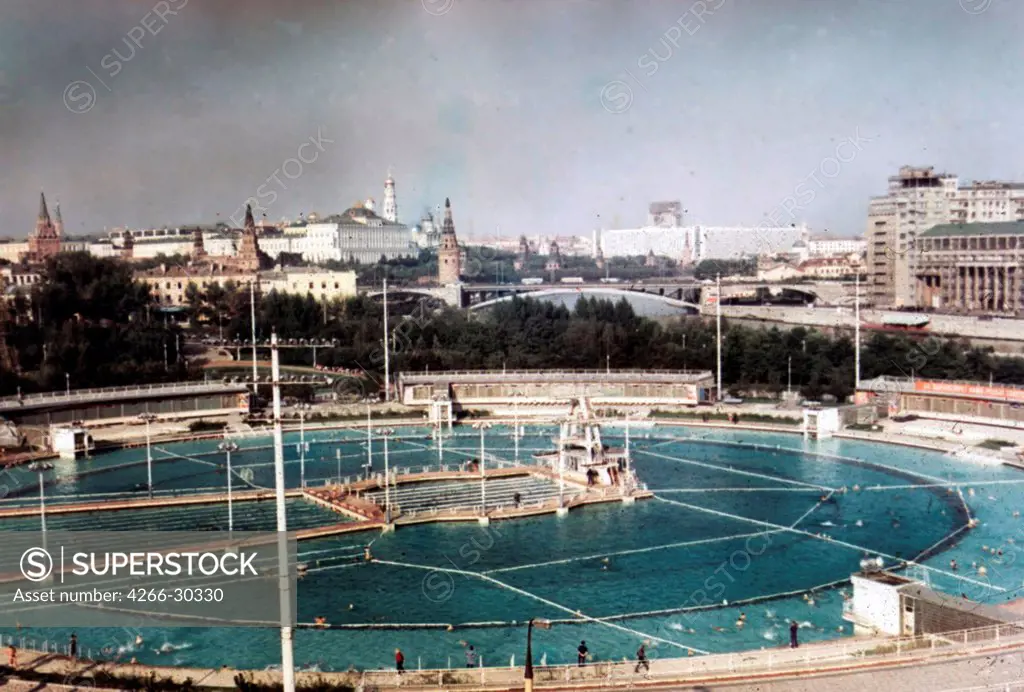 The Moskva Pool / Anonymous   / Color photography / 1970s / Russia / State Central Museum of Contemporary History of Russia, Moscow / Architecture, Interior,Landscape
