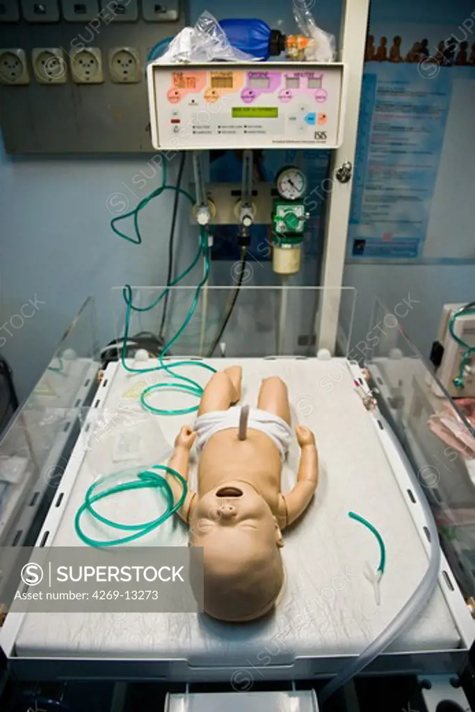 Medical training. Patient simulator (newborn). Emergency. Cochin Saint Vincent de Paul hospital, Paris.