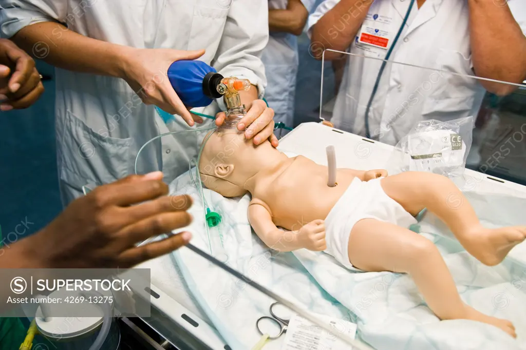 Medical training. Patient simulator (newborn). Emergency. Cochin Saint Vincent de Paul hospital, Paris.