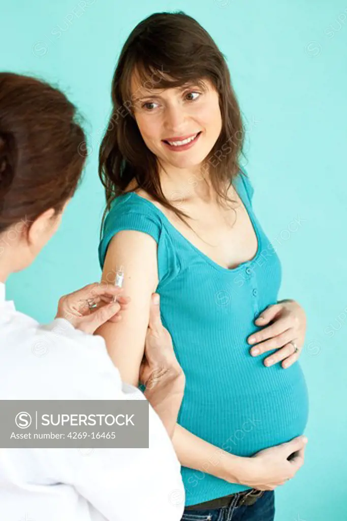 Pregnant woman vaccination.