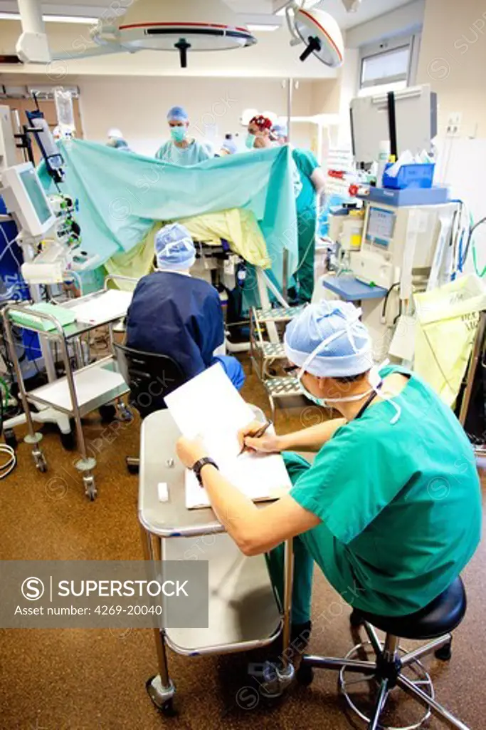 Partial removal of a liver from a living donor by laparoscopy for a transplantation. Here, anaesthetist. Department of Surgery of Pr Olivier Soubrane. St Antoine hospital, Paris.