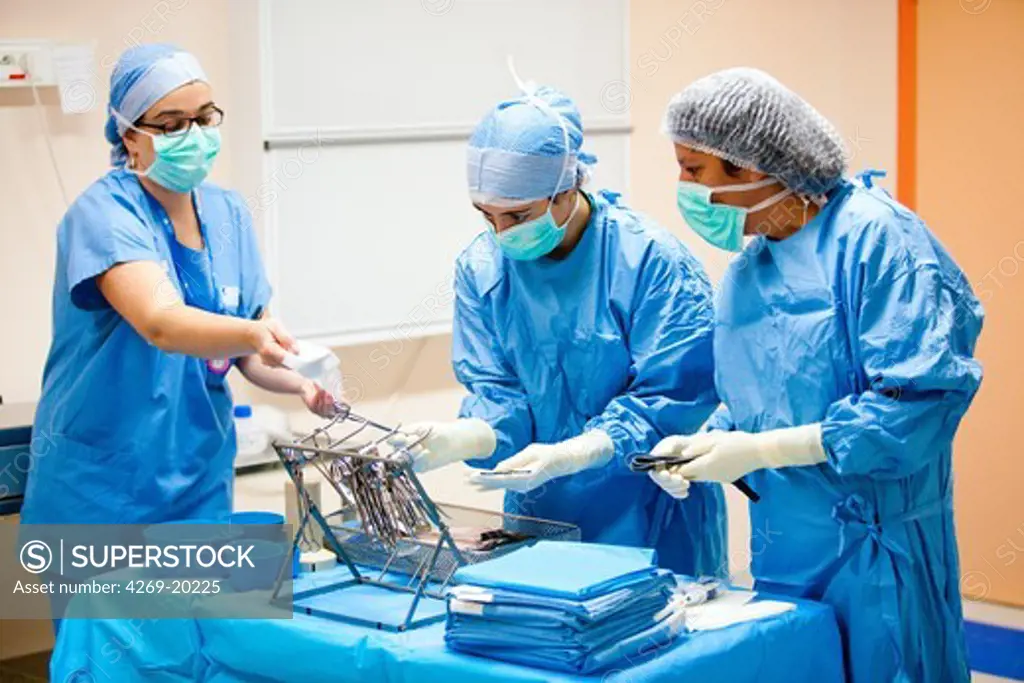 Nurses in an operating theatre. Lariboisiere Hospital.