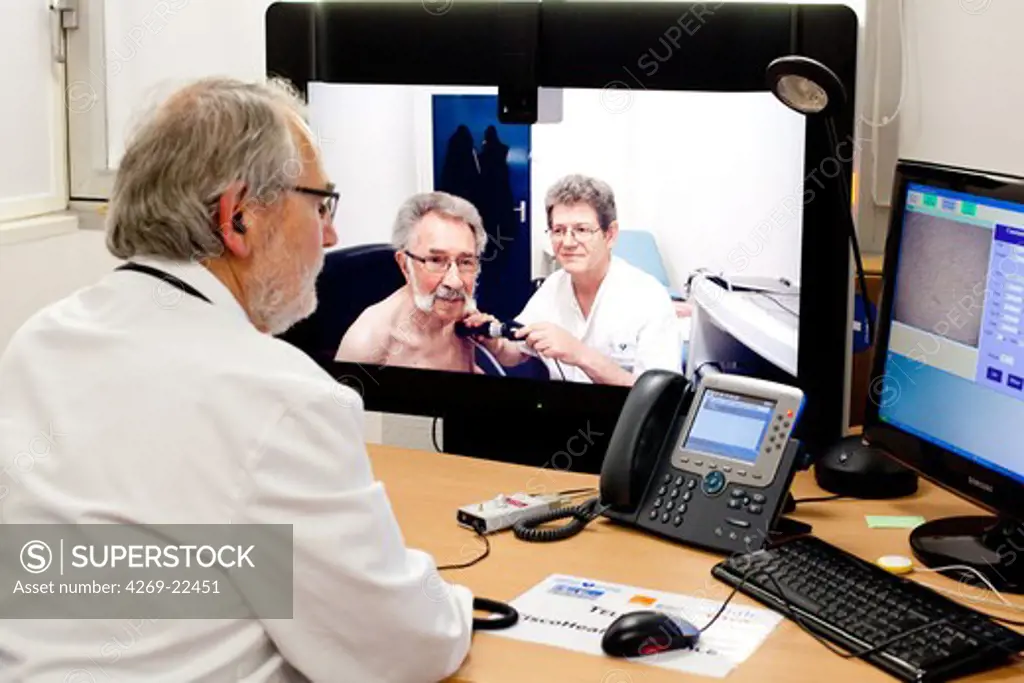 Telemedicine consultation between two hospitals (Hospital Vaugirard and Hospital Européen Georges Pompidou, HEGP). Network TéléGéria, consultation at a distance system developed by HEGP under the coordination of Dr Peter Espinoza. Paris, France.