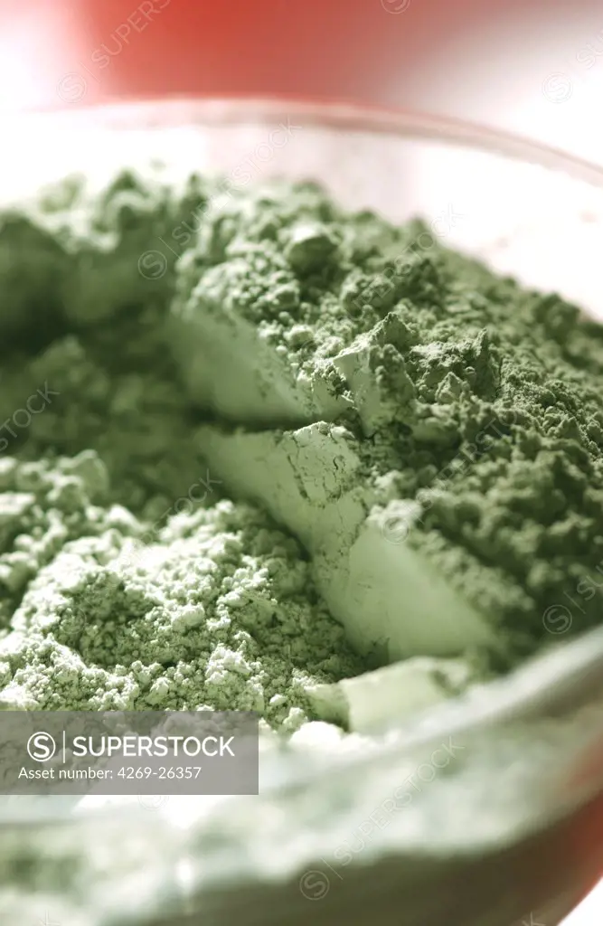 Green clay. The green clay is a kind of fine powdery clay used on the skin as beauty mask, or to treat skin irritation or bruise. As cataplasm or poultice, it treats rhumatism or muscular pain. It is also used to make hair cosmetics.