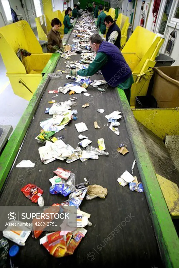 Sorting chain of a recycling site for household waste.