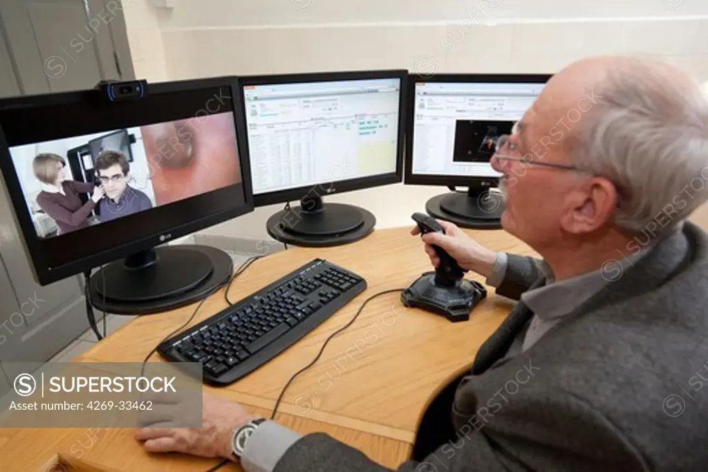 Teleconsultation performed in a facility (nursing home, prison, ...) with material allowing the production of a medical consultation guided by a general practitioner located remotely. This system of remote viewing was developed by the consortium Hopi, Toshiba and NEOLINKS under the coordination of Professor Jacques Cinqualbre in Strasbourg, France.