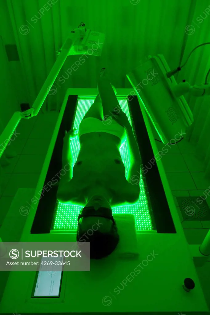 LED phototherapy device used to reduce skin damage and anti-aging effect.