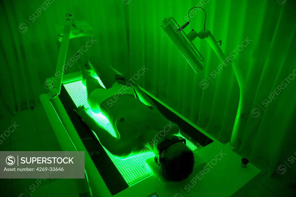 LED phototherapy device used to reduce skin damage and anti-aging effect.