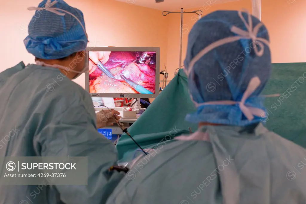 Surgeon performing a Laparoscopic Sleeve Gastrectomy, Limoges hospital.