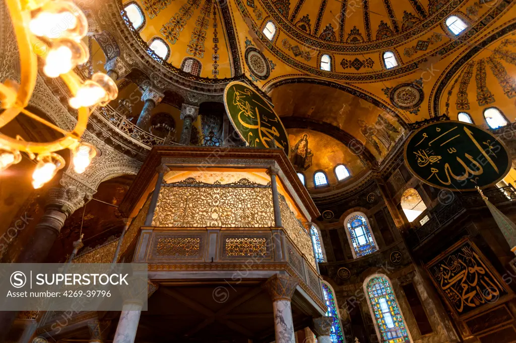 Interior of Saint Sophia (Hagia Sophia) mosque, formaly a christian basilica, Istanbul, Turkey.
