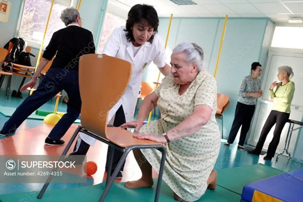 Institute of Prevention and Researches on Osteoporosis (IPROS), Porte Madeleine Hospital, Orléans, France. This institute implements actions of prevention and information with the public. Patients learn how to participate in monitoring their disease and treatment. Here they learn the correct movements to pick up an object on the ground in a workshop called Balance and fall prevention.