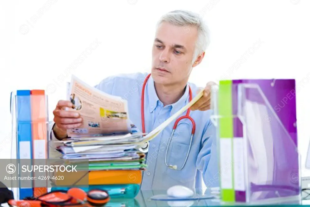 General practitioner dealing with accounting and administrative work.