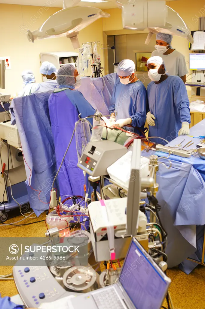 Mitral valve replacement surgery, an open heart surgery requiring a cardiopulmonary bypass. Thoracic and Cardiovascular Surgery Department, Limoges hospital, France.