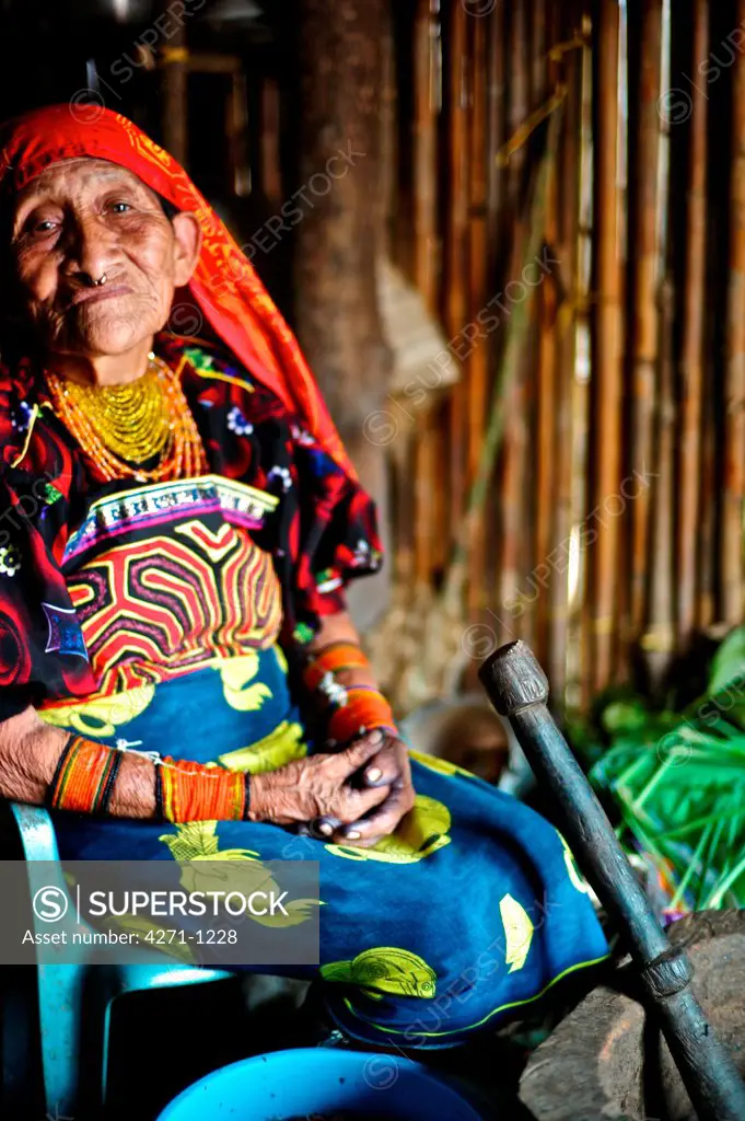 Panama, Kuna Yala, Ninety years old Indigenous Guna midwife