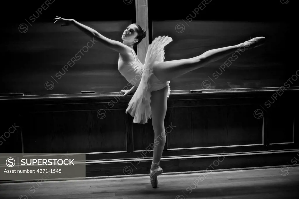 USA, Yale University, Classic ballerina dancing inside classroom