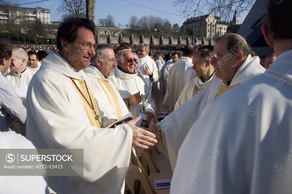 Massive mass in Lourdes, France