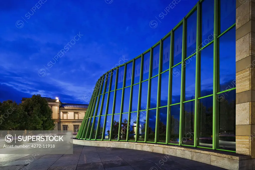 The main facade of the Neue Staatsgalerie art gallery in Stuttgart, Stuttgart-Mitte, Baden Wurttemburg, Germany