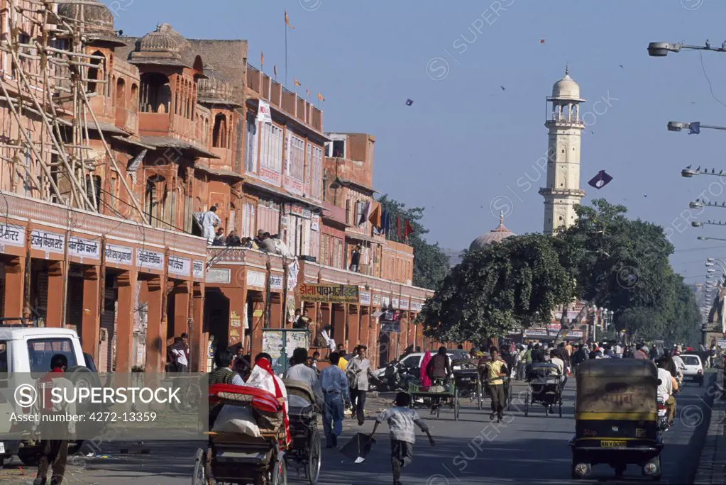 Broad avenues in the Pink City (Old city) bustle with life
