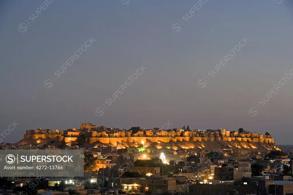 Battlements of the walled city of Jaiselmeer at dusk, Rajasthan, India.