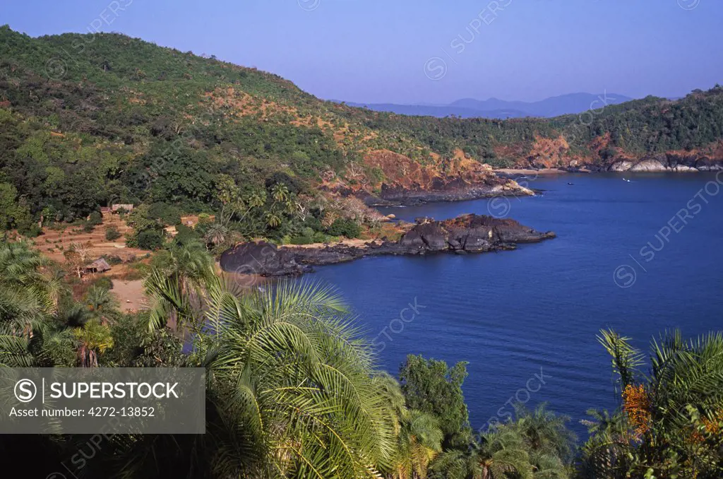 India, Karwa District, Gokarna. Half Moon Beach, one of several beaches outside the pilgrimage town of Gokarna. Gokarna is situated on the west coast on India, south of Goa.