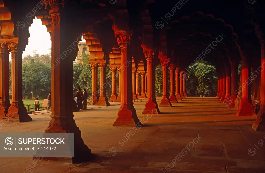 India, Old Delhi. Clusters of sandstone pillars in the Diwan-i-Am, or Hall of Public Audience, in Delhi's 17th-century Lal Qila, or Red Fort.