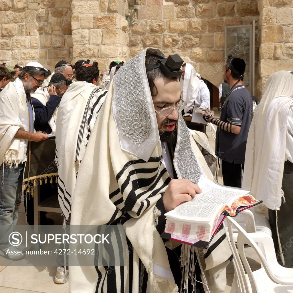 Jews praying at the Wailing Wall (Western Wall) in Jerusalem. Israel, Middle East