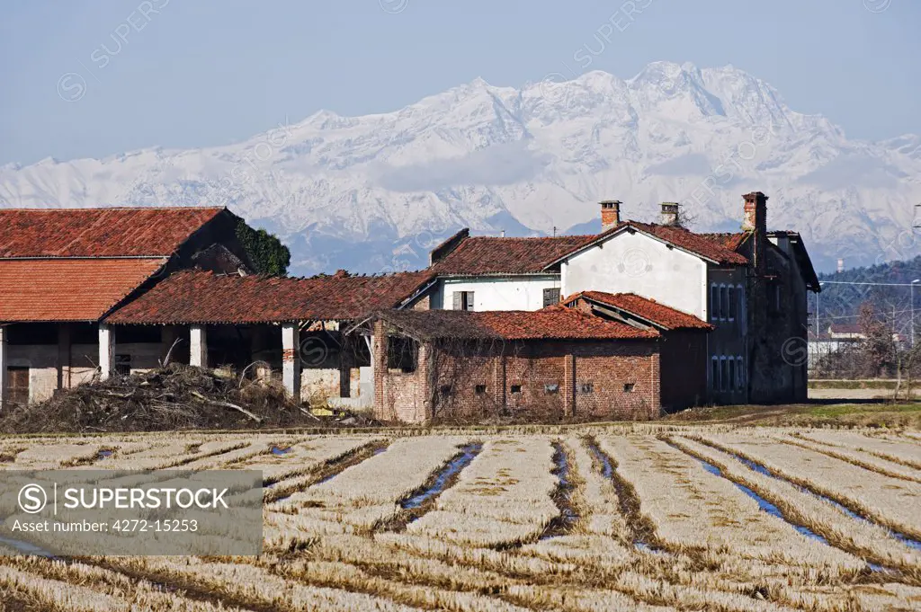Europe, Italy, farm houses in Valley d'Aosta, Italian Alps