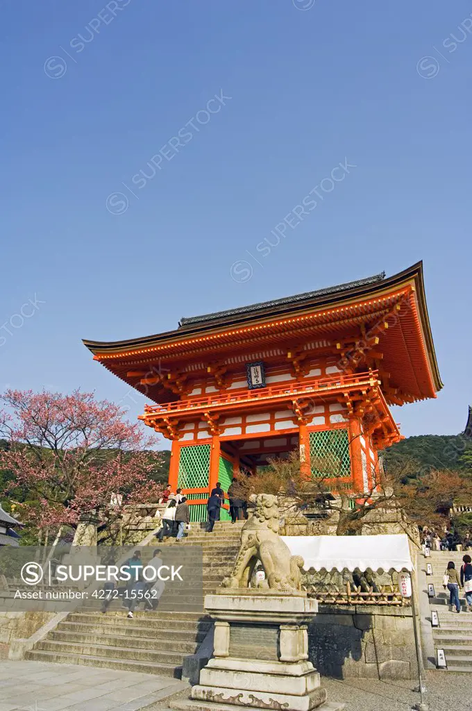 Kiyomizudera temple red temple gate