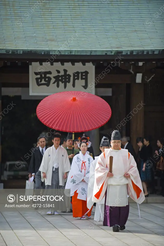 Asia, Japan, Tokyo, wedding ceremony at Meiji Jingu shrine