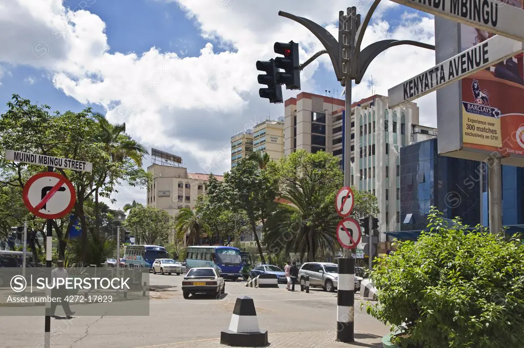 Kenya, Nairobi, Kenyatta Avenue.