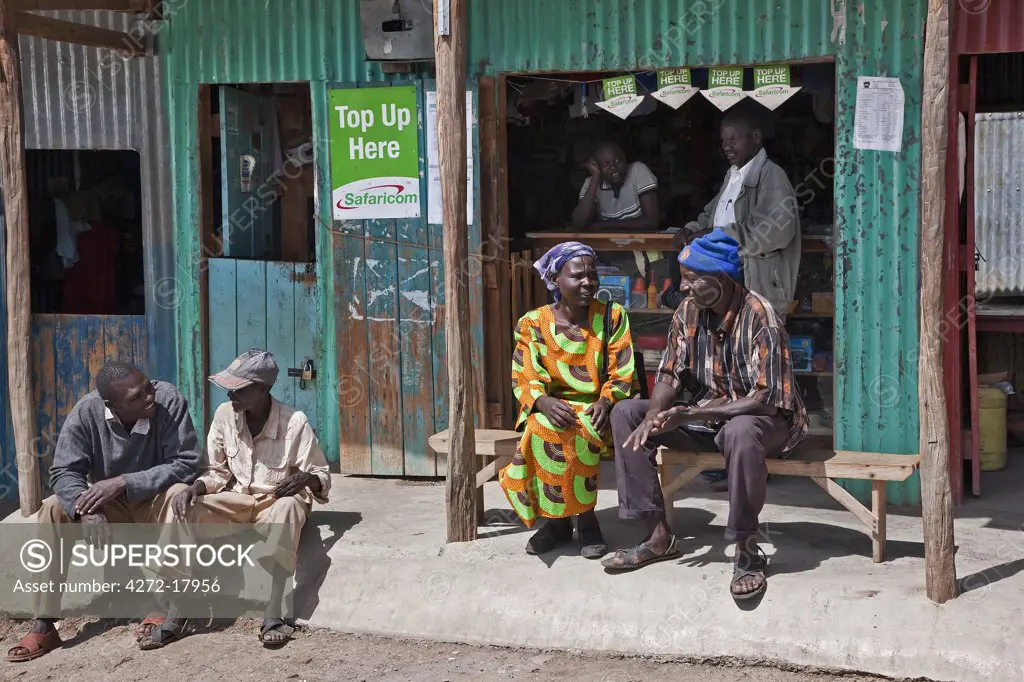 Kenya, Baringo District. People meet, relax and chat at the small trading centre of Koriema, situated in a semi-arid region of Kenyas Rift Valley Province.