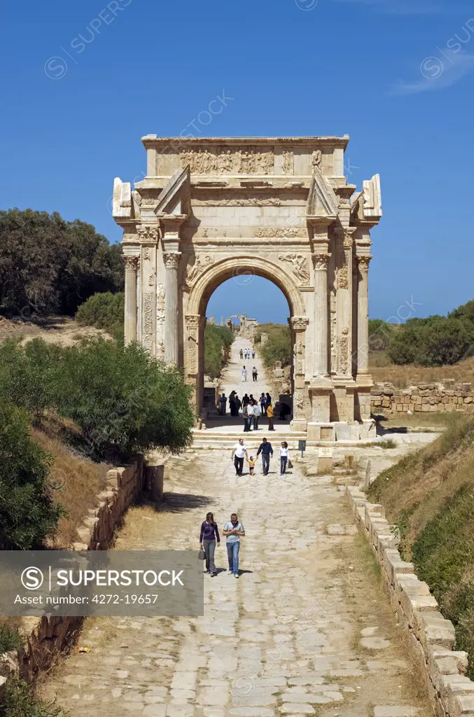 Libya, Leptis Magna. The arch of Septimus Severus astride the Cardo Maximus.