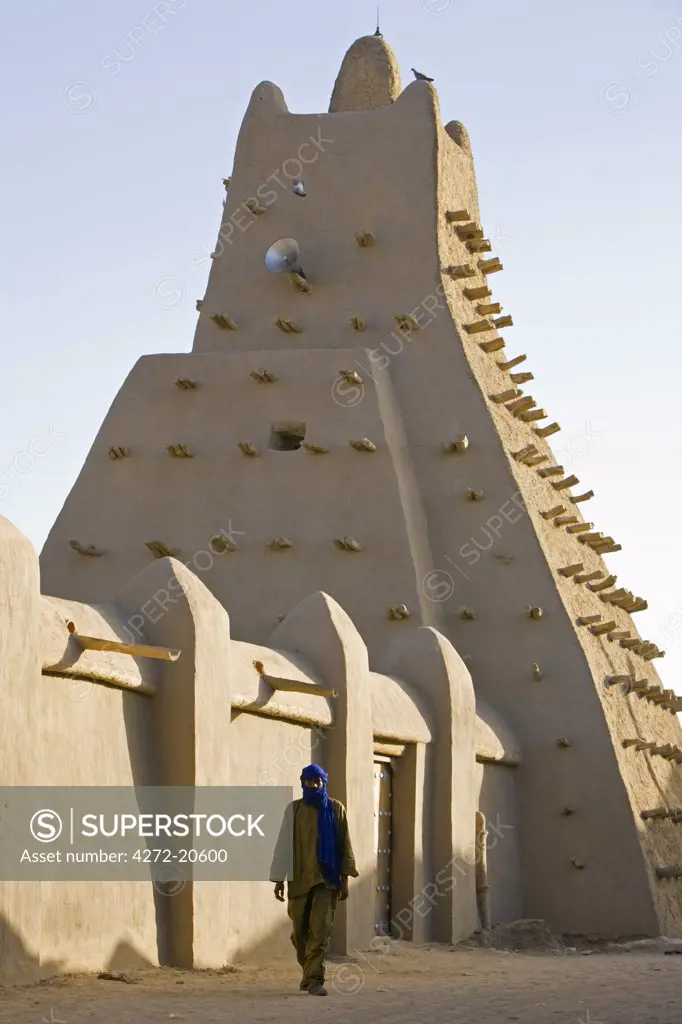 Mali, Timbuktu. The Sankore Mosque at Timbuktu which was built in the 14th century by an architect from Granada who was commissioned by the Malian emperor Mansa Musa to design a mosque around which Sankore University was established.