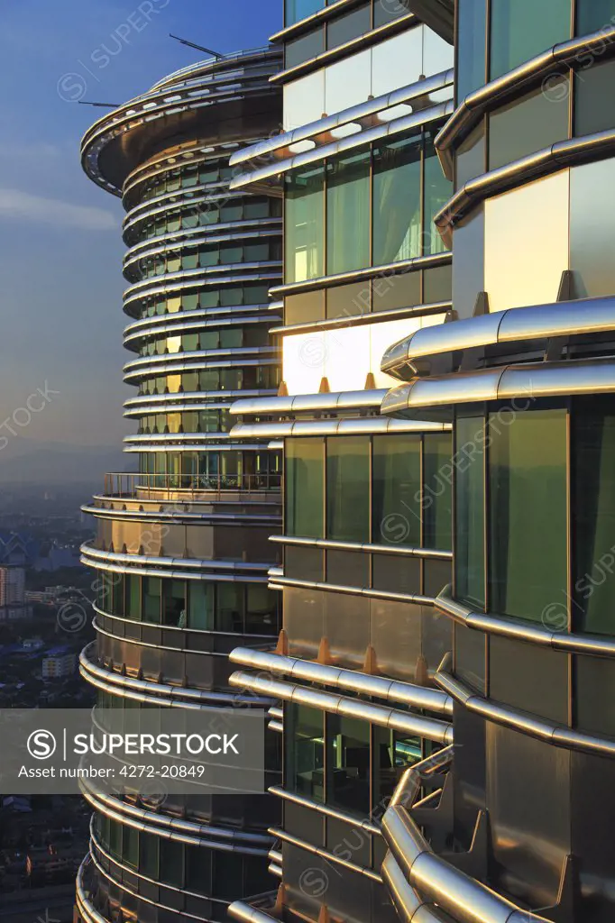 Malaysia, Kuala Lumpur, Kampong Dollah, View of the offices of the Petronas Towers viewed from the skybridge, designed by the architect Cesar Pelli.