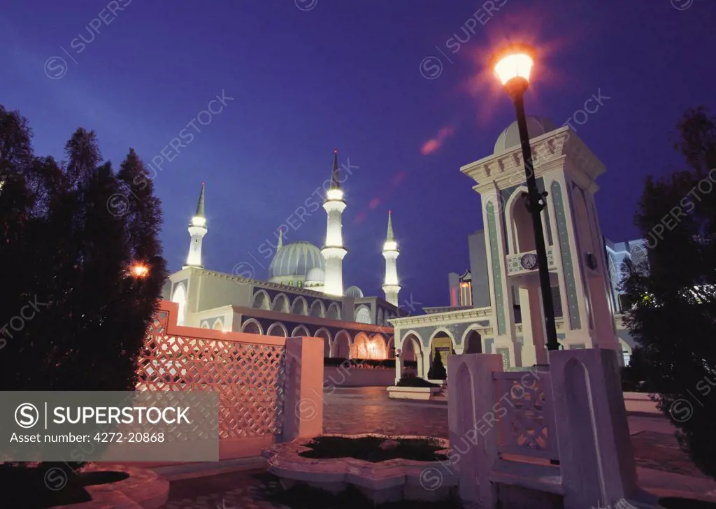 Masjid Negeri at dusk, Kuantan, Pahang, Malaysia