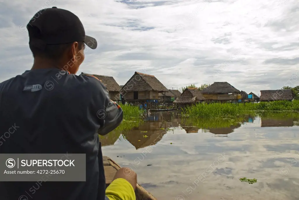 Peru, Amazon, Amazon River. The floating village of Belen, Iquitos.